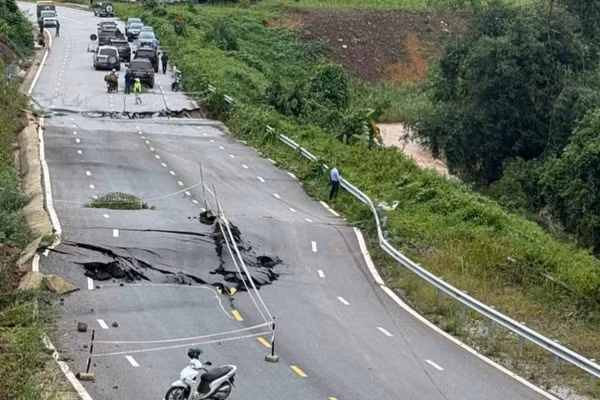Điểm sạt lở tại Km66+200, QL4B. (Ảnh: Cục Đường bộ Việt Nam)