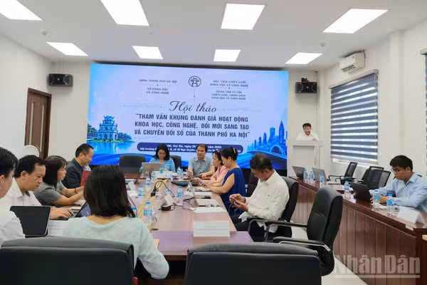 Hội thảo “Tham vấn Khung đánh giá hoạt động khoa học, công nghệ, đổi mới sáng tạo và chuyển đổi số của Thành phố Hà Nội” diễn ra chiều 29/9.