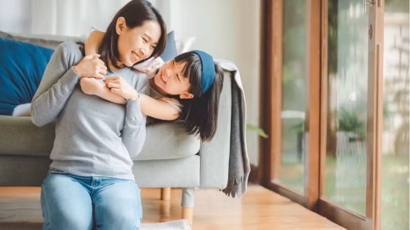 Cha mẹ nên quan tâm đến từng những chi tiết nhỏ trong quá trình chuẩn bị sữa cho con để con phát triển tốt nhất. (Ảnh minh họa)