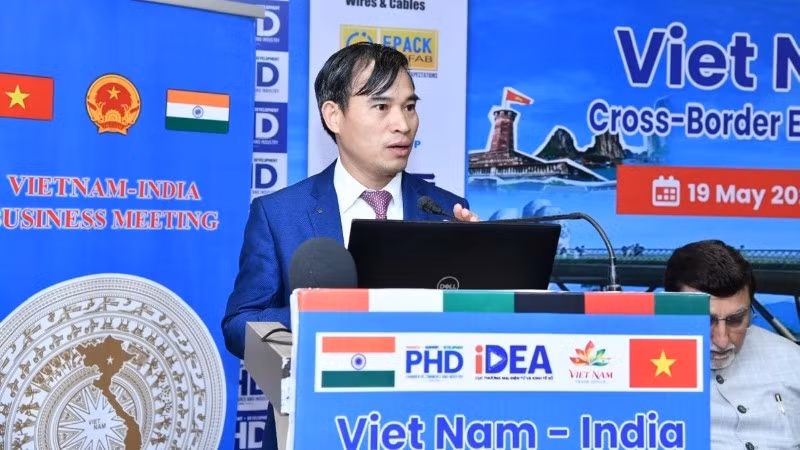 Ông Bùi Trung Thướng – Tham tán Thương mại, Trưởng Thương vụ Việt Nam tại Ấn Độ phát biểu tại Diễn đàn “Thương mại điện tử xuyên biên giới Việt Nam-Ấn Độ”.