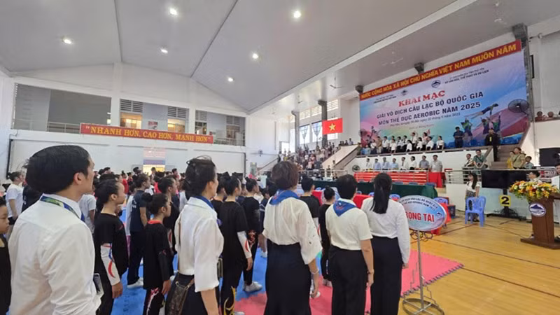 Quang cảnh khai mạc Giải vô địch các câu lạc bộ quốc gia môn Thể dục Aerobic năm 2025.