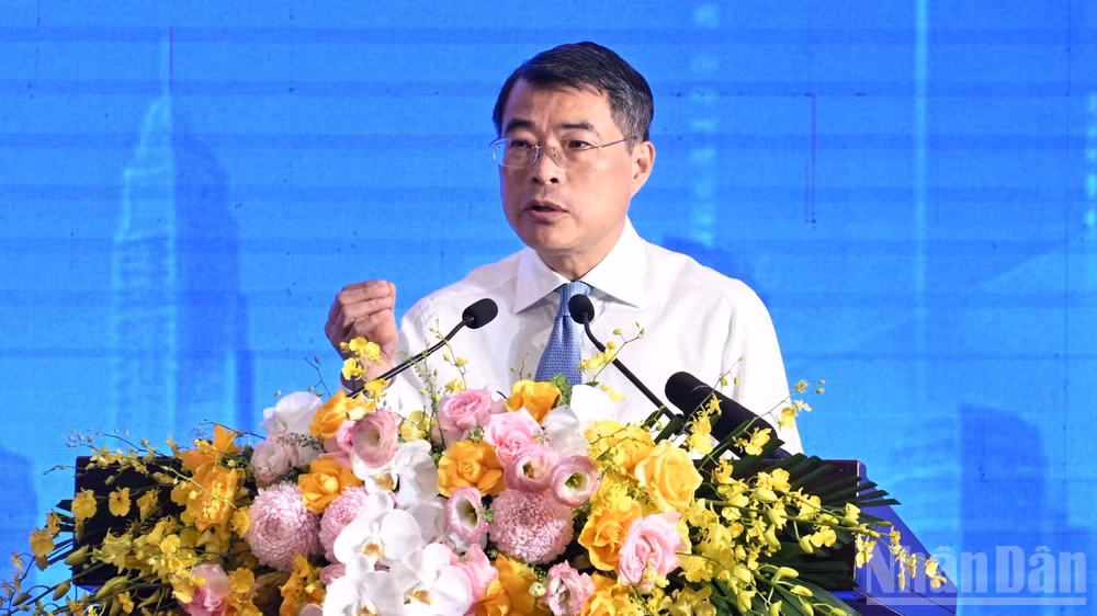 Thủ tướng Chính phủ Lê Minh Hưng phát biểu ý kiến tại Chương trình đối thoại với thanh niên năm 2026. (Ảnh: TRẦN HẢI)