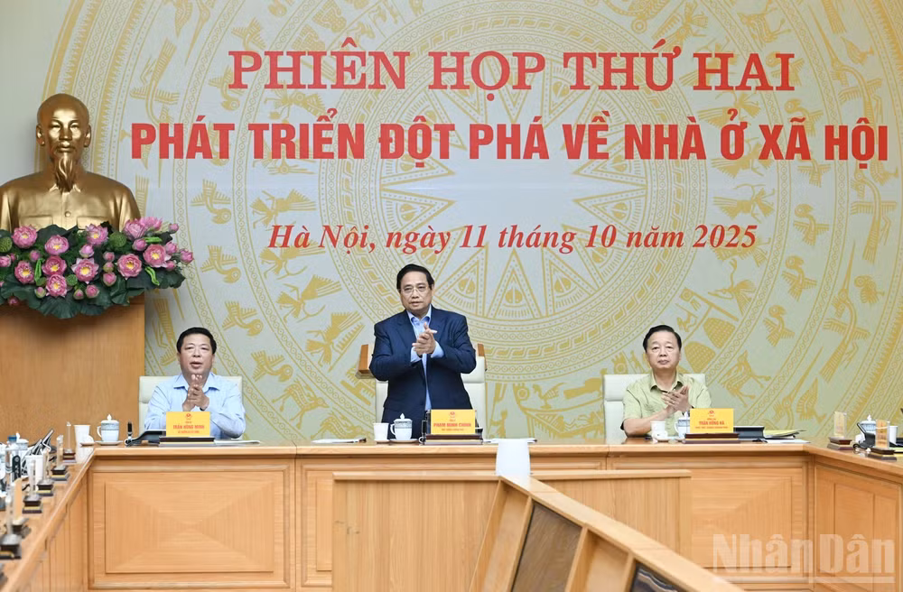 Thủ tướng Chính phủ Phạm Minh Chính chủ trì Phiên họp thứ hai của Ban Chỉ đạo Trung ương về chính sách nhà ở và thị trường bất động sản. (Ảnh: TRẦN HẢI)