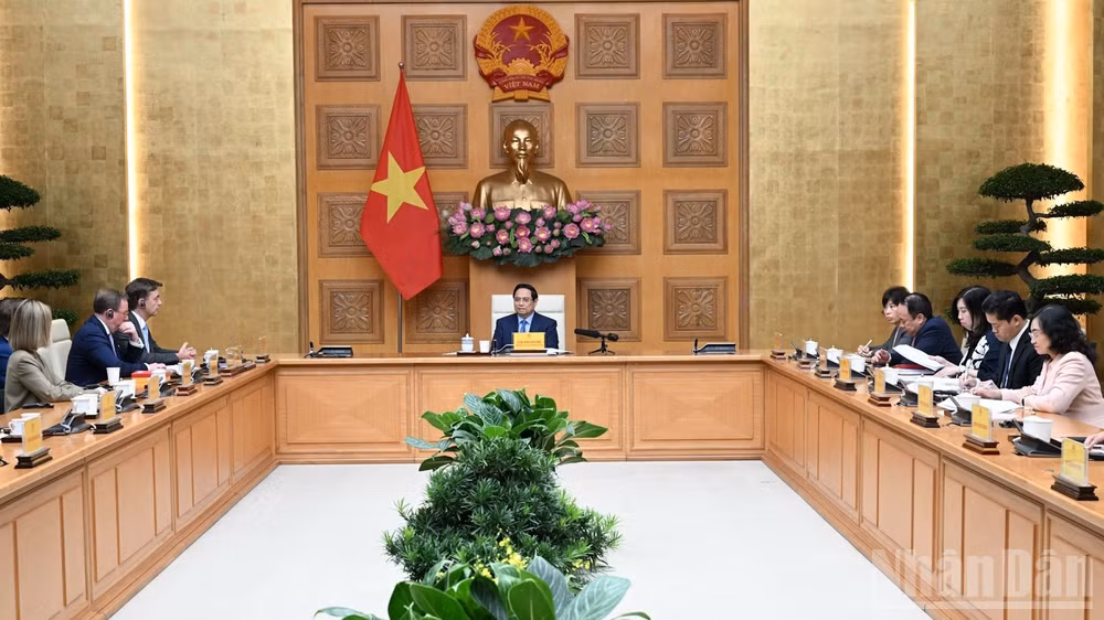 Thủ tướng Chính phủ Phạm Minh Chính chủ trì cuộc tiếp đoàn Hội đồng Kinh doanh EU-ASEAN và Hiệp hội Doanh nghiệp châu Âu tại Việt Nam. (Ảnh: TRẦN HẢI)