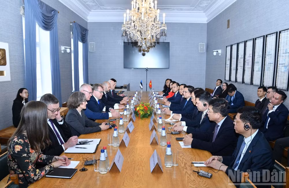 Thủ tướng Chính phủ Phạm Minh Chính và Chủ tịch Quốc hội Estonia Lauri Hussar. (Ảnh: THANH GIANG)