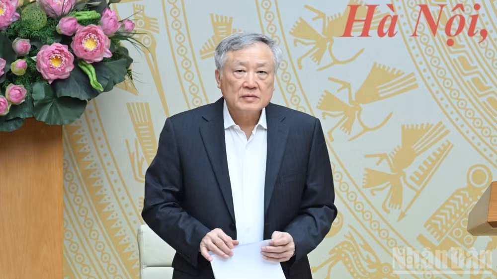 Phó Thủ tướng Thường trực Chính phủ Nguyễn Hoà Bình phát biểu ý kiến tại hội nghị. (Ảnh: TRẦN HẢI)