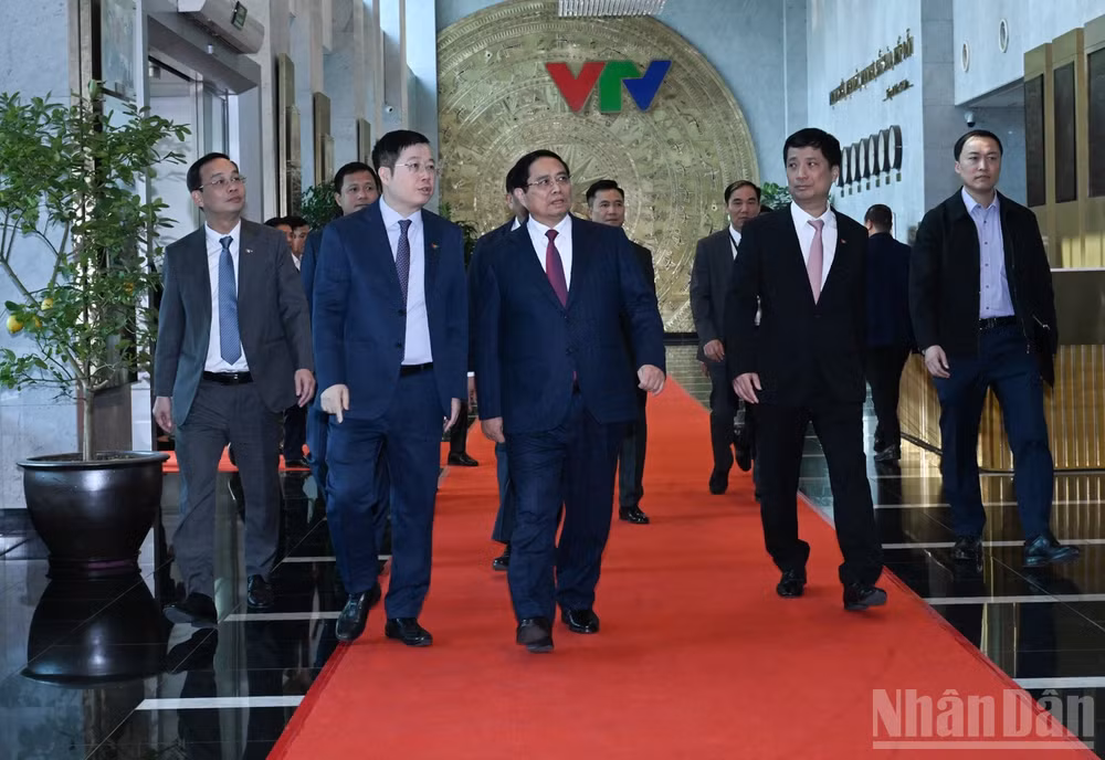 Thủ tướng Chính phủ Phạm Minh Chính tới dự Hội nghị tổng kết công tác năm 2025, triển khai nhiệm vụ năm 2026 của Đài Truyền hình Việt Nam. (Ảnh TRẦN HẢI)