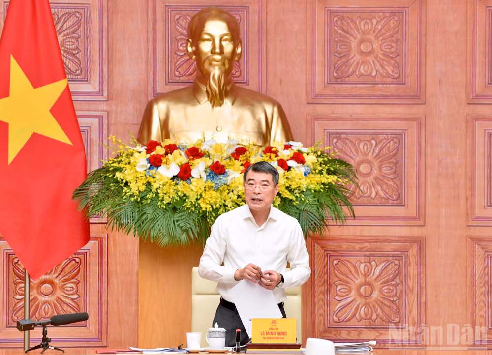 Thủ tướng Chính phủ Lê Minh Hưng phát biểu ý kiến kết luận cuộc làm việc với một số bộ, ngành về phương hướng, nhiệm vụ trọng tâm thời gian tới. (Ảnh: THANH GIANG)