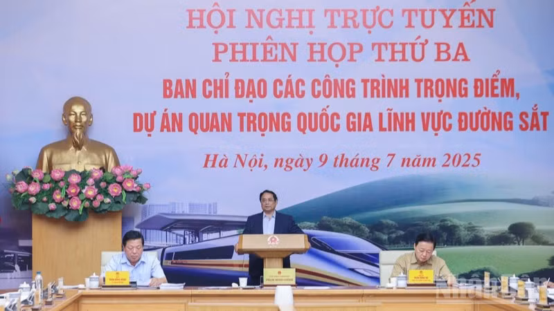Thủ tướng Chính phủ Phạm Minh Chính chủ trì Hội nghị trực tuyến Phiên họp thứ ba của Ban Chỉ đạo. (Ảnh: TRẦN HẢI)