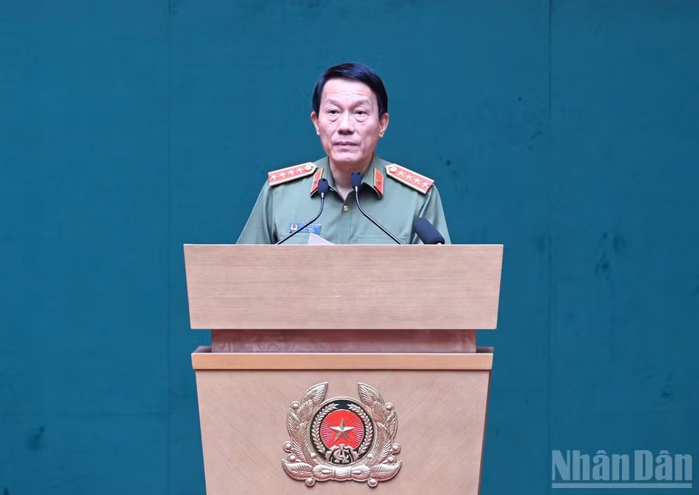 Đại tướng Lương Tam Quang, Ủy viên Bộ Chính trị, Bí thư Đảng ủy Công an Trung ương, Bộ trưởng Công an phát biểu ý kiến tại Hội nghị. (Ảnh: TRẦN HẢI)