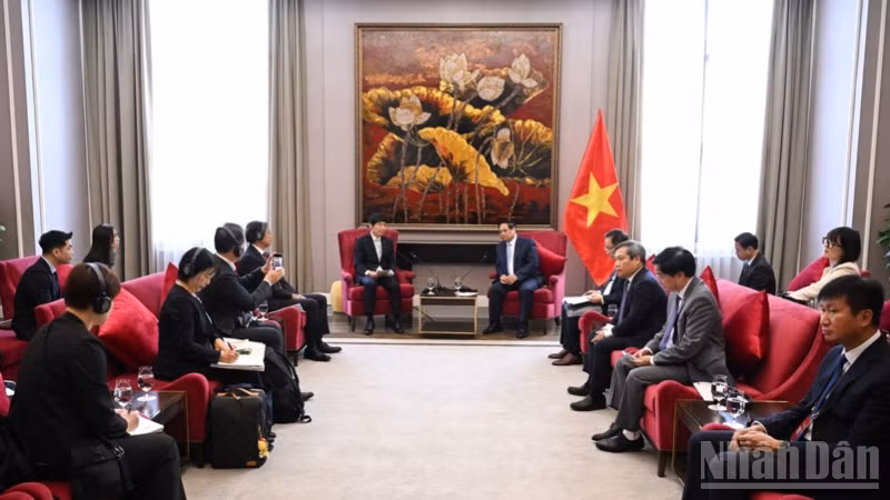 Quang cảnh buổi tiếp. (Ảnh: TRẦN HẢI)