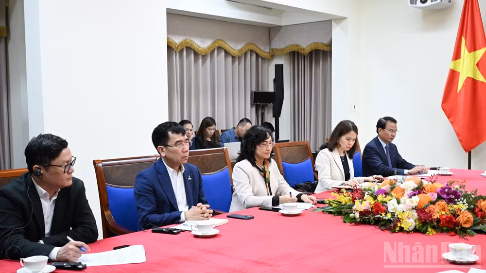 Lãnh đạo các bộ, ngành tham dự cuộc điện đàm. (Ảnh: Trần Hải)