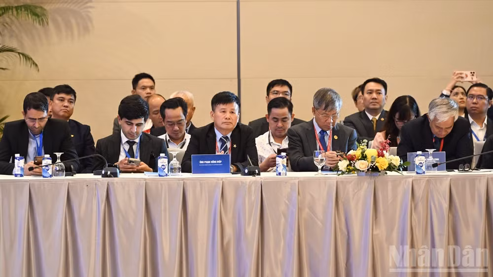 Các đại biểu tham dự "Toàn cảnh kinh tế tư nhân Việt Nam 2025". (Ảnh: TRẦN HẢI)
