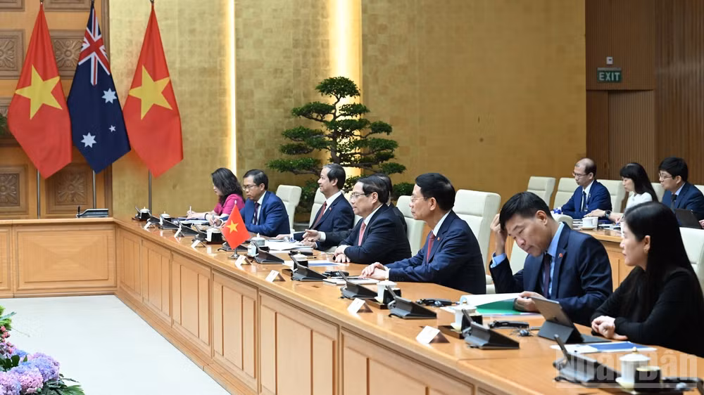 Thủ tướng Phạm Minh Chính và lãnh đạo các bộ, ngành tham dự hội kiến. (Ảnh: TRẦN HẢI)