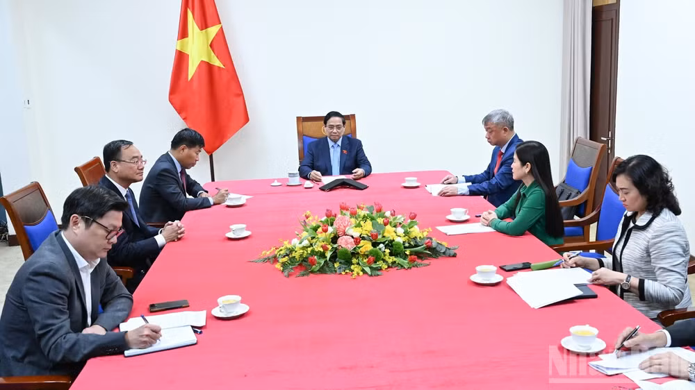 Quang cảnh cuộc điện đàm. (Ảnh: TRẦN HẢI)