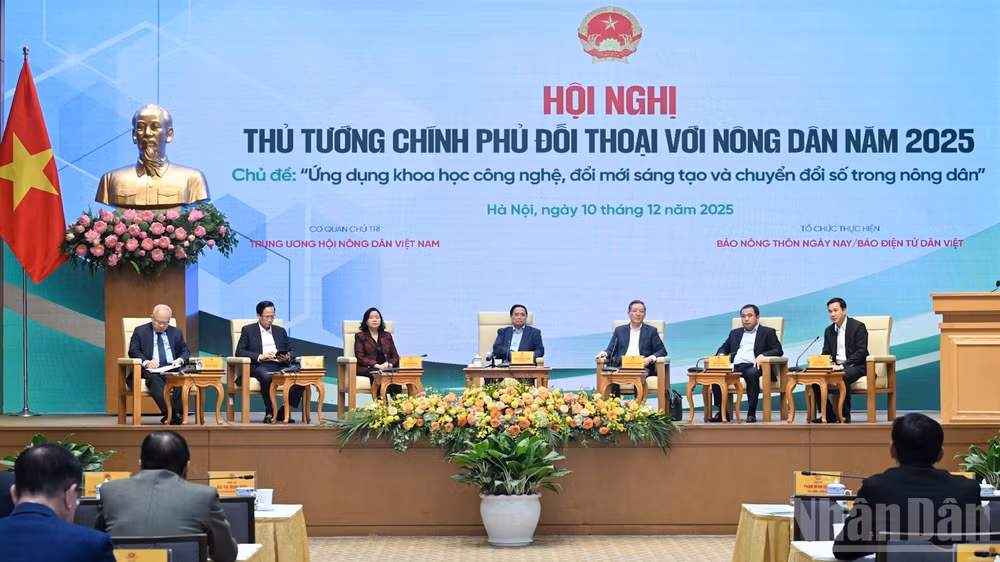 Thủ tướng Phạm Minh Chính chủ trì Hội nghị Thủ tướng Chính phủ đối thoại với nông dân năm 2025. (Ảnh: Trần Hải)