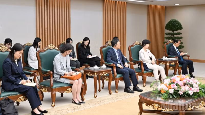 Các đại biểu phía Hàn Quốc tham dự buổi tiếp. (Ảnh: TRẦN HẢI)