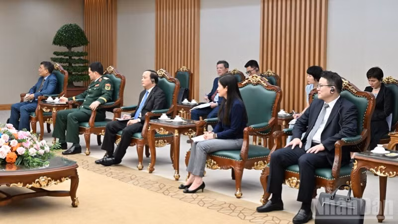 Lãnh đạo một số bộ, ngành Việt Nam tham dự buổi tiếp. (Ảnh: TRẦN HẢI)