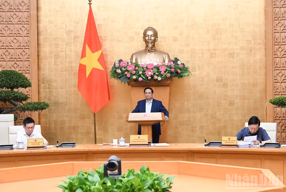 Bí thư Đảng ủy Chính phủ, Thủ tướng Chính phủ Phạm Minh Chính chủ trì cuộc họp. (Ảnh: TRẦN HẢI) 