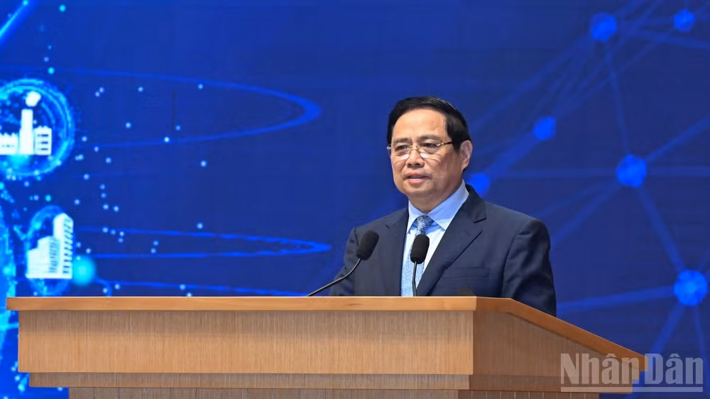 Thủ tướng Chính phủ Phạm Minh Chính phát biểu ý kiến tại Diễn đàn quốc gia phát triển kinh tế số và xã hội số lần thứ III. (Ảnh: Trần Hải)