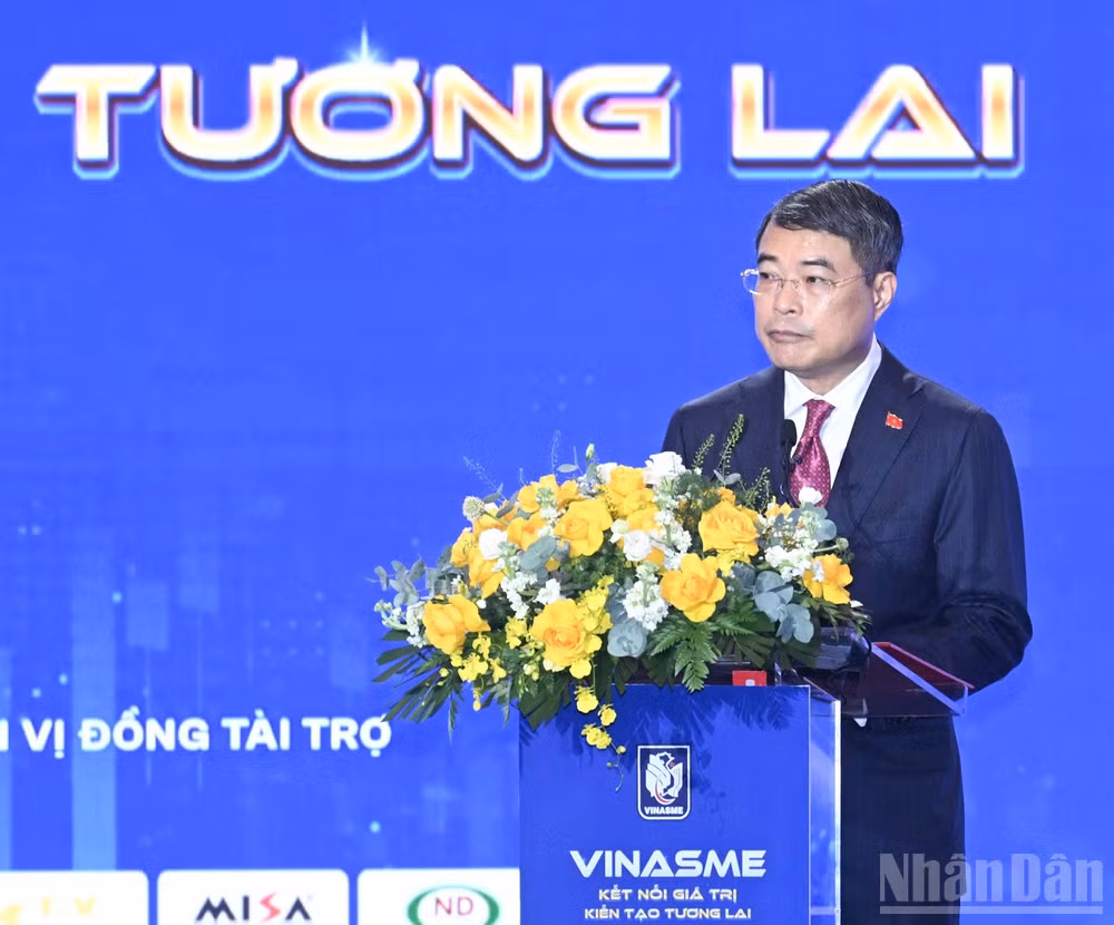 Thủ tướng Chính phủ Lê Minh Hưng phát biểu ý kiến tại lễ kỷ niệm. (Ảnh: TRẦN HẢI)