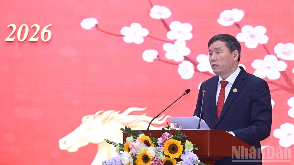Giáo sư, Tiến sĩ Lê Văn Lợi, Chủ tịch Viện Hàn lâm Khoa học xã hội Việt Nam phát biểu ý kiến. (Ảnh: TRẦN HẢI)