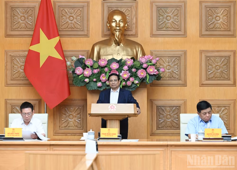 Thủ tướng Phạm Minh Chính chủ trì cuộc họp với Hội đồng Tư vấn chính sách. (Ảnh: Trần Hải)