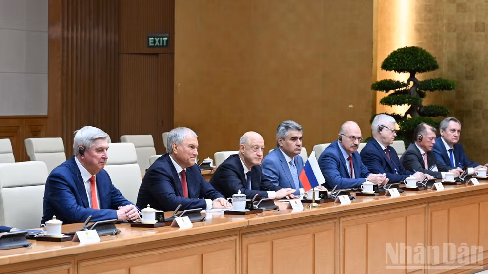 Chủ tịch Duma Quốc gia Quốc hội Liên bang Nga Vyacheslav Volodin và Đoàn đại biểu Duma Quốc gia Quốc hội Liên bang Nga tham dự buổi hội kiến. (Ảnh: Trần Hải)