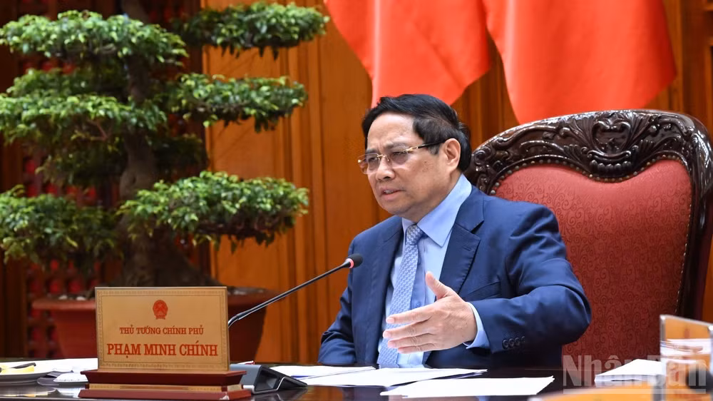Thủ tướng Chính phủ Phạm Minh Chính phát biểu ý kiến tại cuộc họp. (Ảnh: TRẦN HẢI)