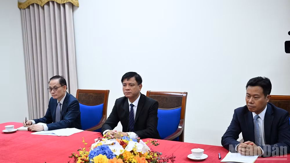 ndo_br_a3-5355-7338.jpg