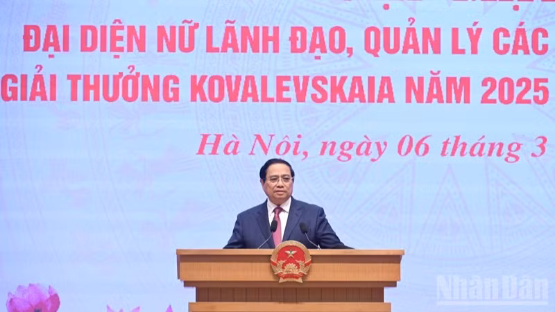 Thủ tướng Phạm Minh Chính phát biểu ý kiến tại cuộc gặp mặt. (Ảnh: Trần Hải)