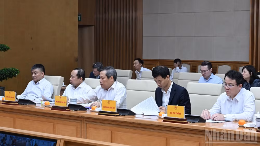 Lãnh đạo các bộ, ngành Trung ương tham dự cuộc họp. (Ảnh: Trần Hải)