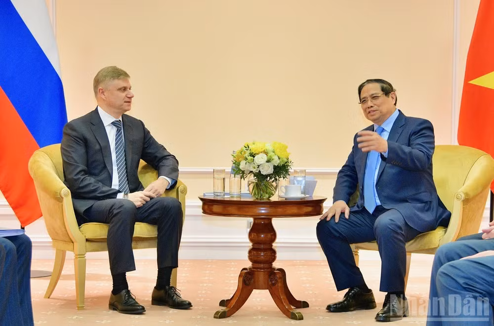 Thủ tướng Phạm Minh Chính tiếp ông Belozerov Oleg Valentinovich, Tổng Giám đốc, Chủ tịch Hội đồng quản trị Công ty cổ phần Đường sắt Nga. (Ảnh: THANH GIANG)
