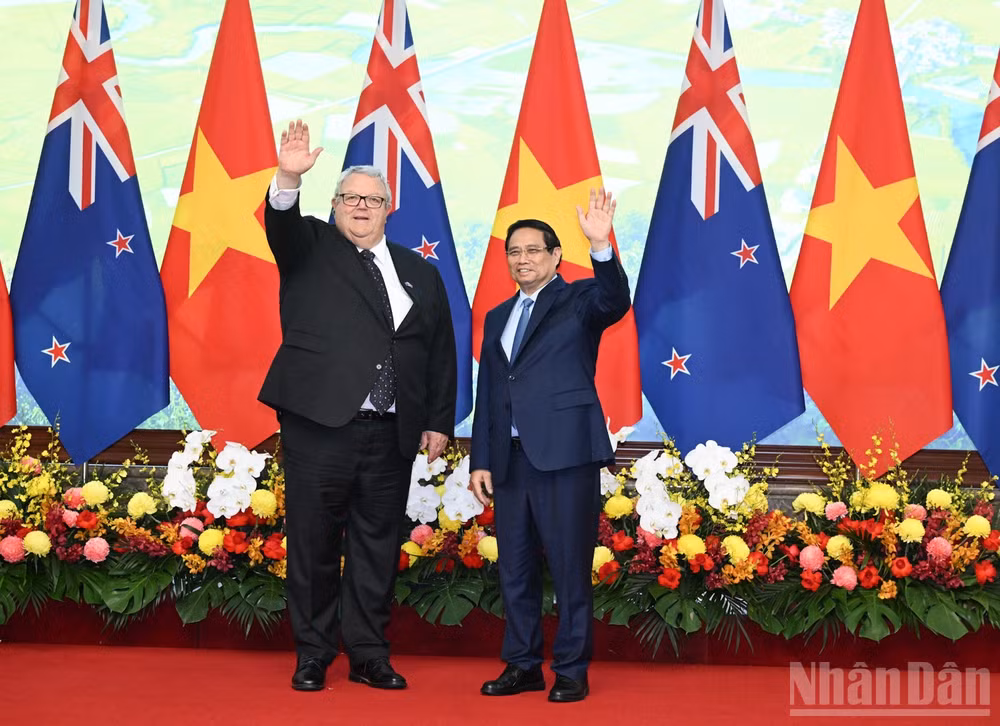 Thủ tướng Phạm Minh Chính và Chủ tịch Quốc hội New Zealand Gerry Brownlee. (Ảnh: Trần Hải)