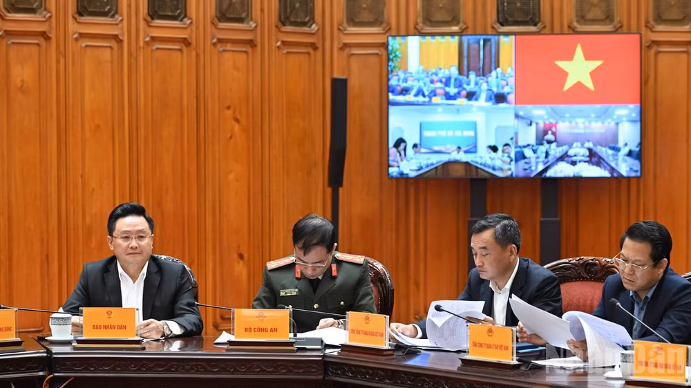 Các đại biểu tham dự cuộc họp. (Ảnh: TRẦN HẢI)