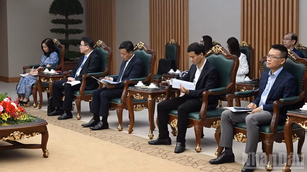 Đại diện lãnh đạo một số bộ, ngành Việt Nam tham dự buổi tiếp. (Ảnh: TRẦN HẢI)