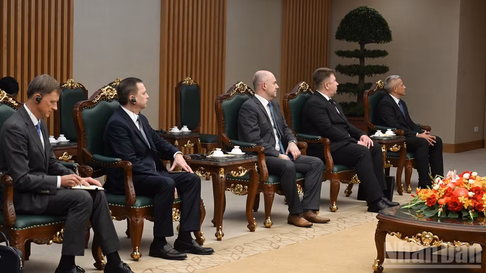 Đoàn đại biểu Ủy ban Giám định tư pháp Belarus tham dự buổi tiếp. (Ảnh: TRẦN HẢI)