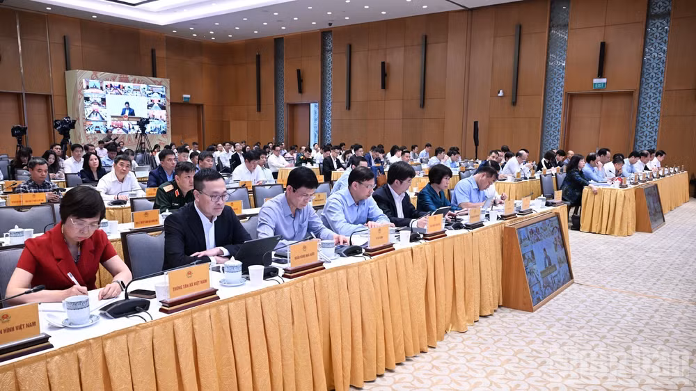 Các đại biểu tham dự phiên họp. (Ảnh: Trần Hải)
