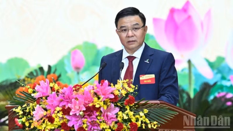 Bí thư Đảng ủy, Chủ tịch Hội đồng thành viên Tập đoàn Công nghiệp-Năng lượng Quốc gia Việt Nam Lê Mạnh Hùng phát biểu khai mạc Đại hội. (Ảnh: Trần Hải)