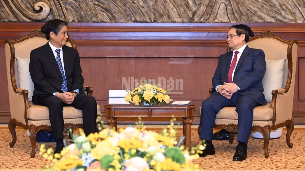 Thủ tướng Chính phủ Phạm Minh Chính tiếp Đại sứ Nhật Bản tại Việt Nam Ito Naoki. (Ảnh: Trần Hải)