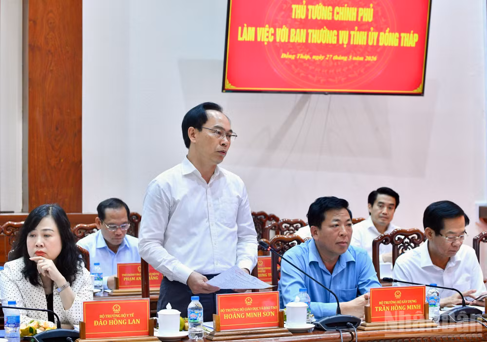 Bộ trưởng Giáo dục và Đào tạo Hoàng Minh Sơn phát biểu ý kiến tại cuộc làm việc. (Ảnh: THANH GIANG)