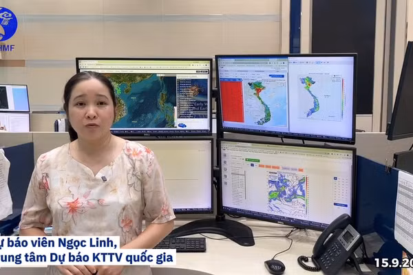 Dự báo viên Nghiêm Thị Ngọc Linh, Phòng Dự báo thời tiết, Trung tâm Dự báo Khí tượng thủy văn quốc gia, Cục Khí tượng thủy văn thông tin về tình hình mưa lớn diện rộng ở Bắc Bộ, Thanh Hóa và Nghệ An.