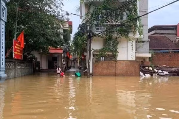 Bão số 4 gây ngập lụt nhiều khu dân cư ở Bắc Ninh. (Ảnh: ĐG)