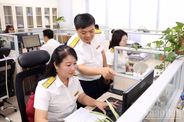 Đến hết tháng 9 năm 2026, thu ngân sách nhà nước trên địa bàn tỉnh Tuyên Quang ước đạt 5.731,1 tỷ đồng, bằng 79,7% dự toán Trung ương giao và 78,6% kế hoạch tỉnh giao. (Ảnh: ĐỨC THẮNG)