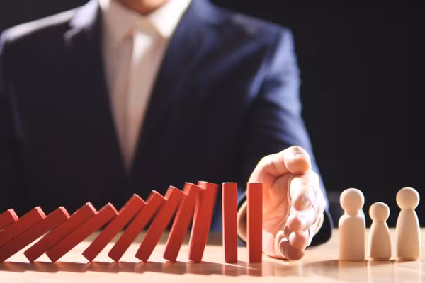 Ba tầng bảo vệ quyền lợi giúp khách hàng yên tâm khi tham gia bảo hiểm. (Ảnh: ĐỖ BẢO)
