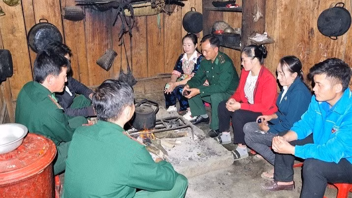 bo-doi-bien-phong-nghe-an-luon-gan-gui-dong-bao-vung-bien-gioi-de-tuyen-truyen-chap-hanh-tot-cac-duong-loi-chu-truong-cua-dang-chinh-sach-phap-luat-cua-nha-nuoc-3226.jpg