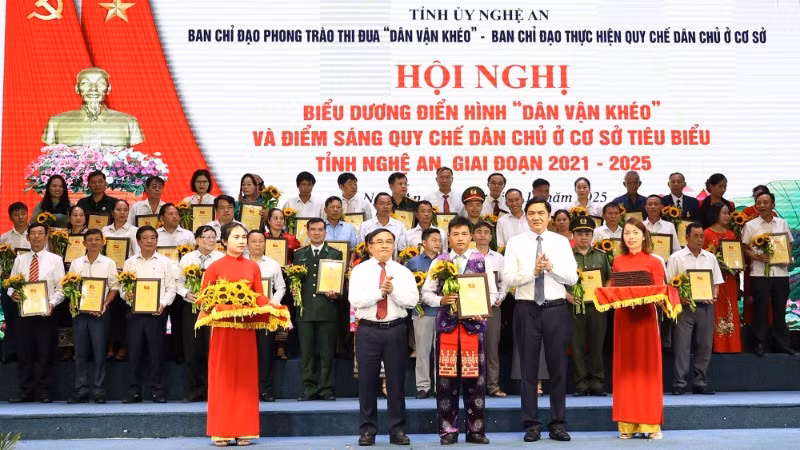tho-ba-cuahuoi-moinghe-andong-nguyen-1jpg-1762142660805-561.jpg