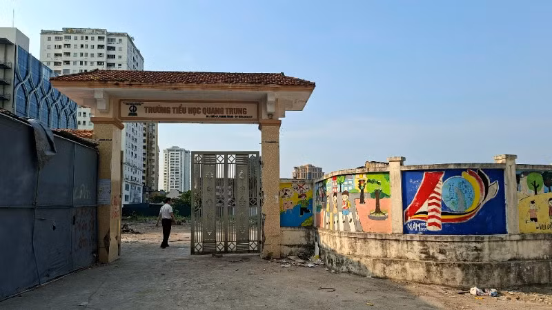 Tổng diện tích đất xây dựng Trường tiểu học Quang Trung và Trường trung học cơ sở Quang Trung có quy mô 19.775,4m², tại quỹ đất trường cũ.