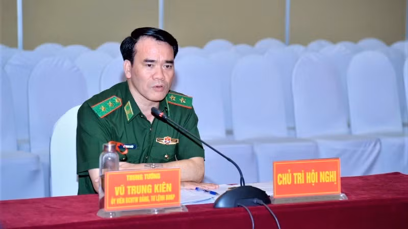 Trung tướng Vũ Trung Kiên, Ủy viên Trung ương Đảng, Ủy viên Quân ủy Trung ương, Tư lệnh Bộ đội Biên phòng chủ trì buổi làm việc. 