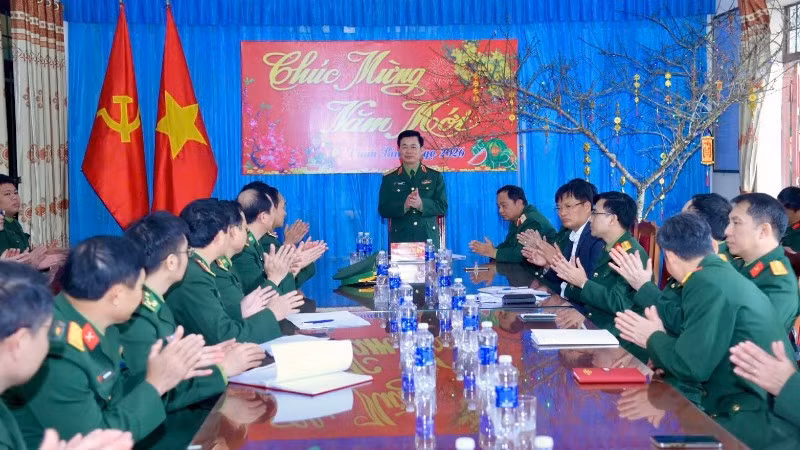 Quang cảnh buổi làm việc. (Ảnh: LÊ THẠCH)